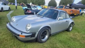Porsche-930-12